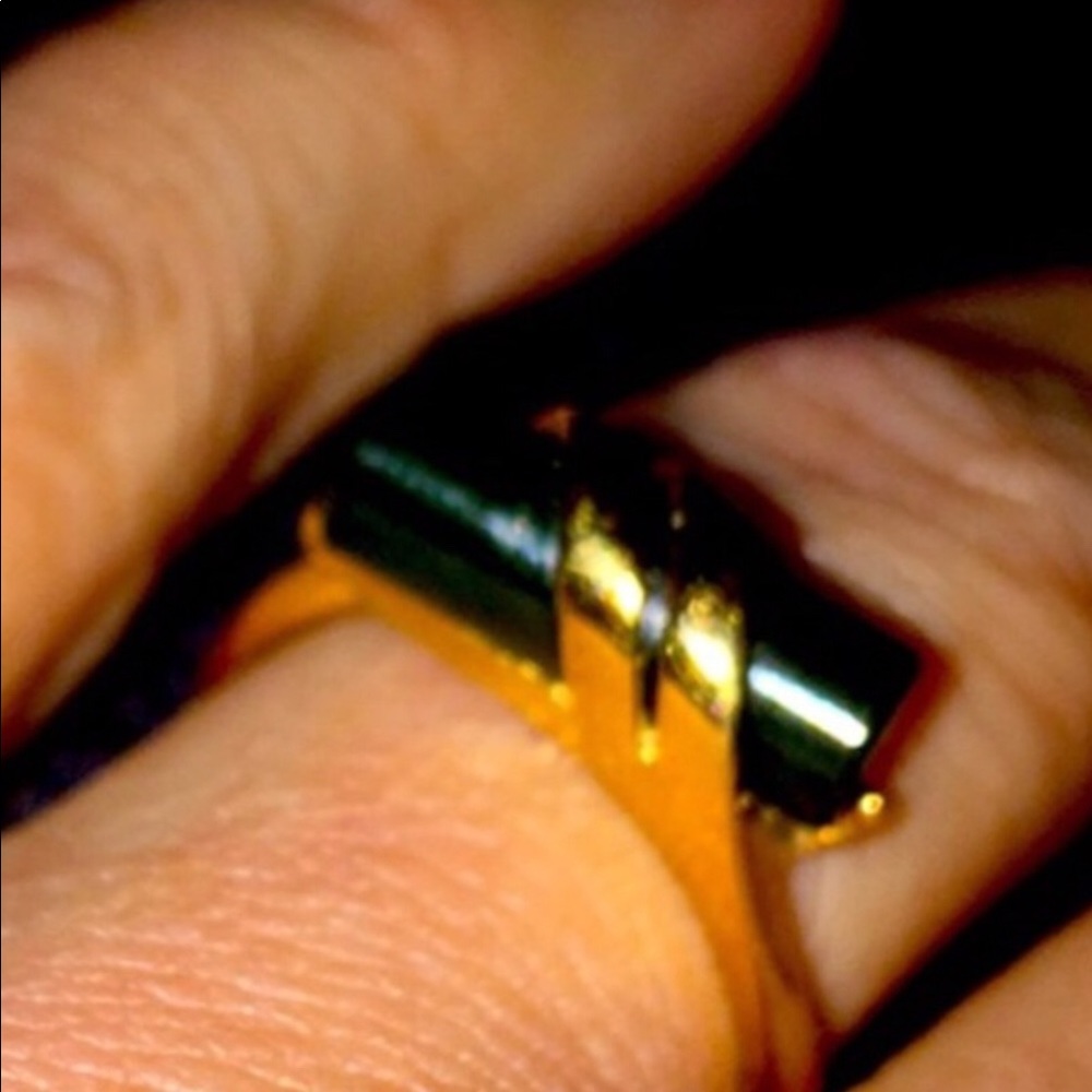 Vintage Avon Gold Plated Faux Jade in approximately a 6|